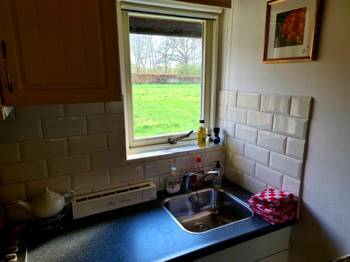 Landelijk vakantiehuisje Alem Buitenkant foto