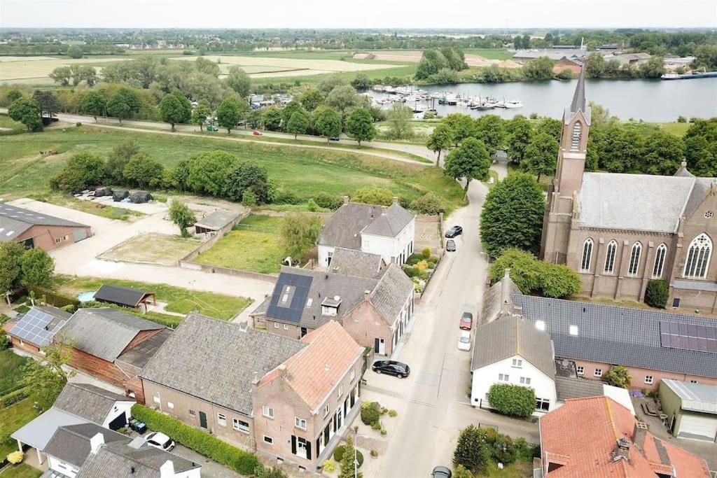 Landelijk vakantiehuisje Alem Buitenkant foto